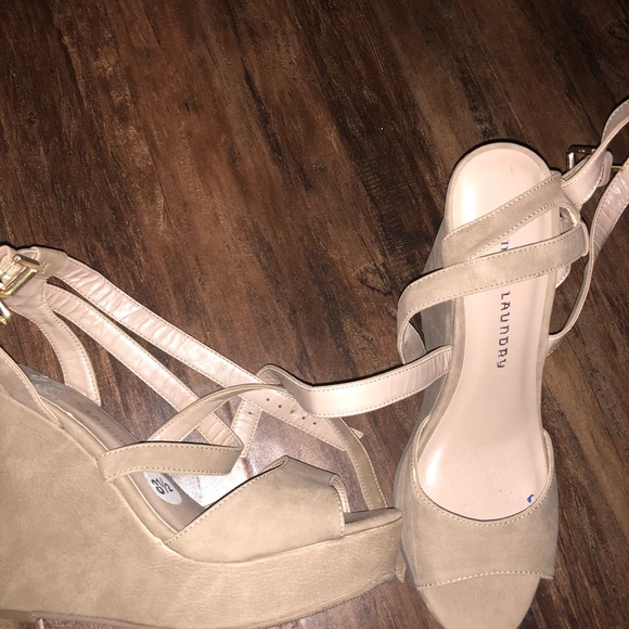 Beige Wedged shoes - Picture 5 of 6
